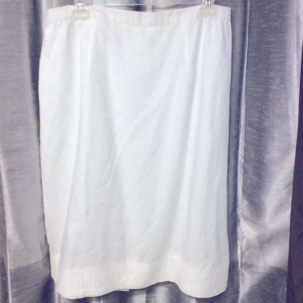 Elegance White Fully Lined Skirt